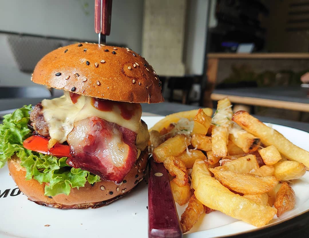 Burger Bucuresti Re:Modelier
